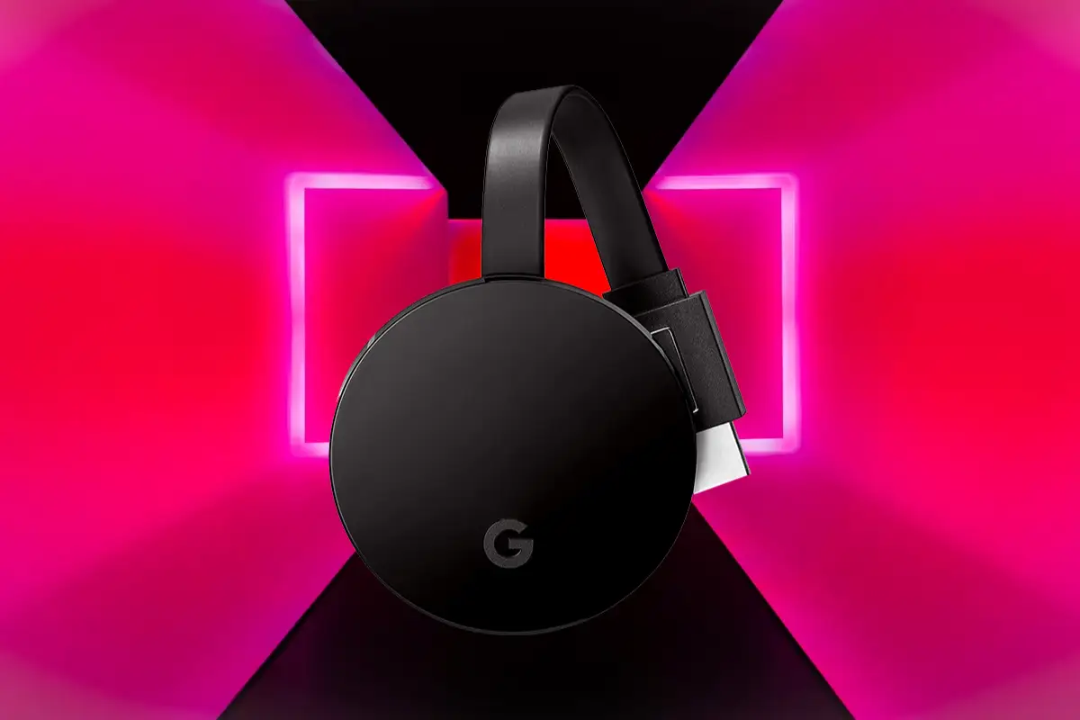 Enviar videos de PC a Chromecast Dispositivo Chromecast sobre fondo rosa