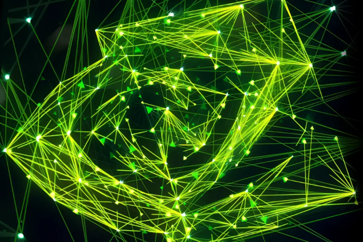 Cursos gratis de NVIDIA sobre IA Logotipo de NVIDIA formado por vectores verdes como si fuera una constelación