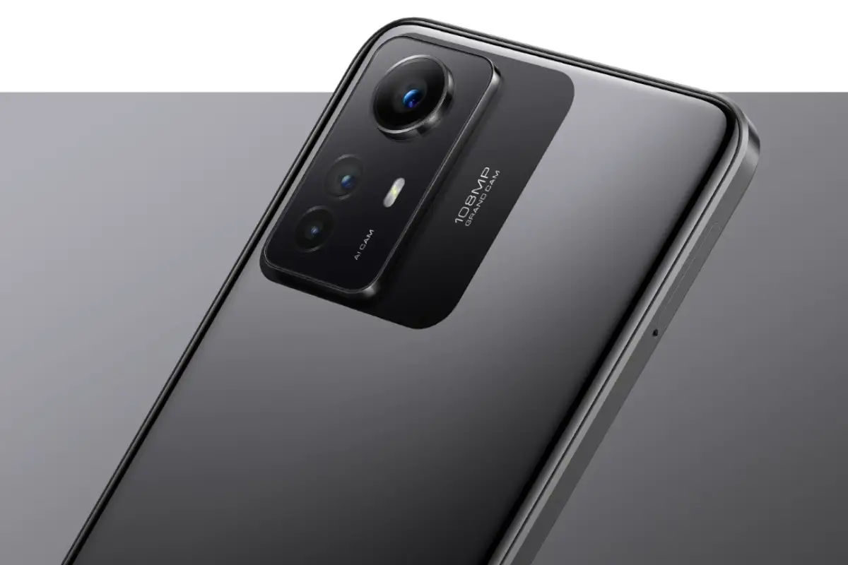 Xiaomi Redmi Note 12S negro en oferta El Xiaomi Redmi Note 12S visto desde atrás